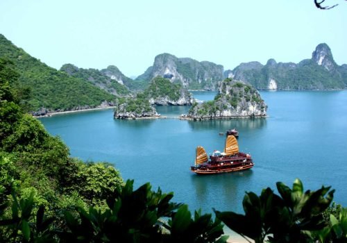 HALONG-BAY